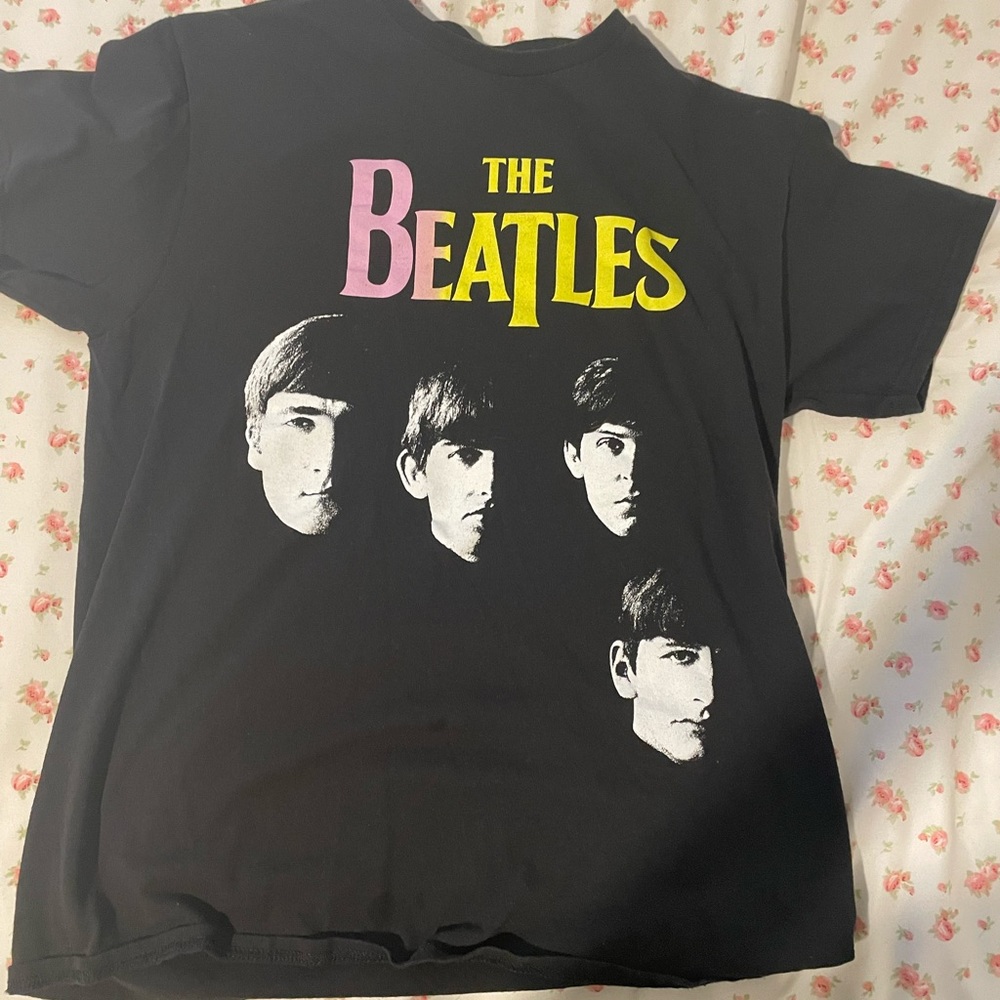 THE BEATLES GRAPHIC TEE